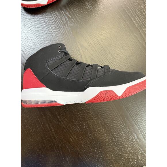 Nike Jordan Max Aura Black Gym Red White Men’s Size 14 – New Without Box - Picture 6 of 13